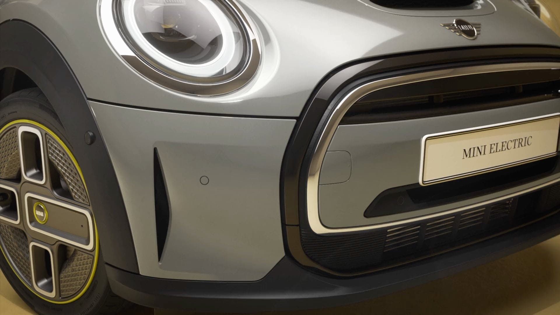 MINI 3dveřové Cooper SE – elektrické MINI – pohled z boku, stříbrná