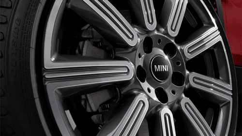 MINI Clubman – Neotáčející se střed kola