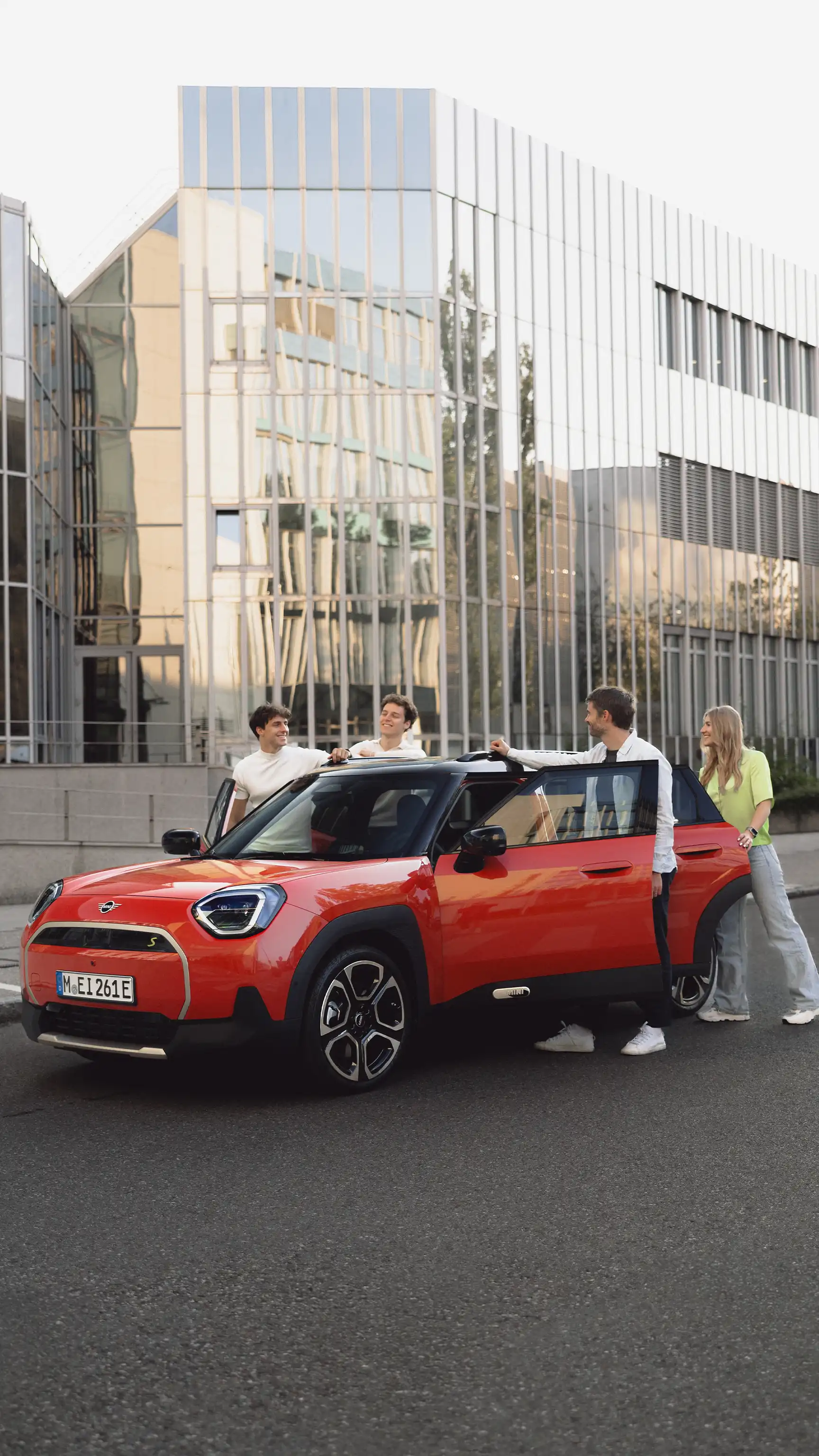 Elektrické MINI Aceman – Přátelé