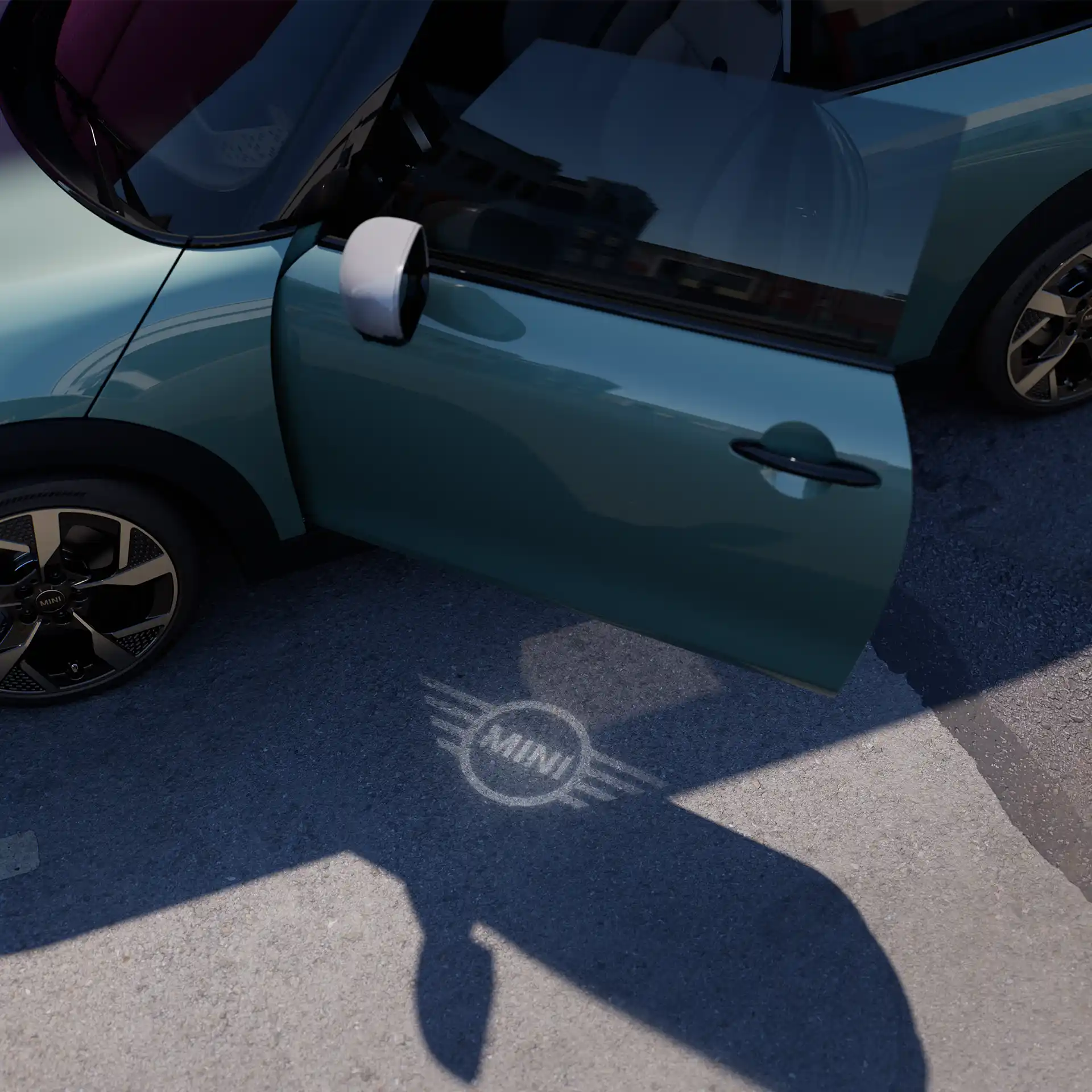 MINI Cooper 3dveřové – Dveře projekce