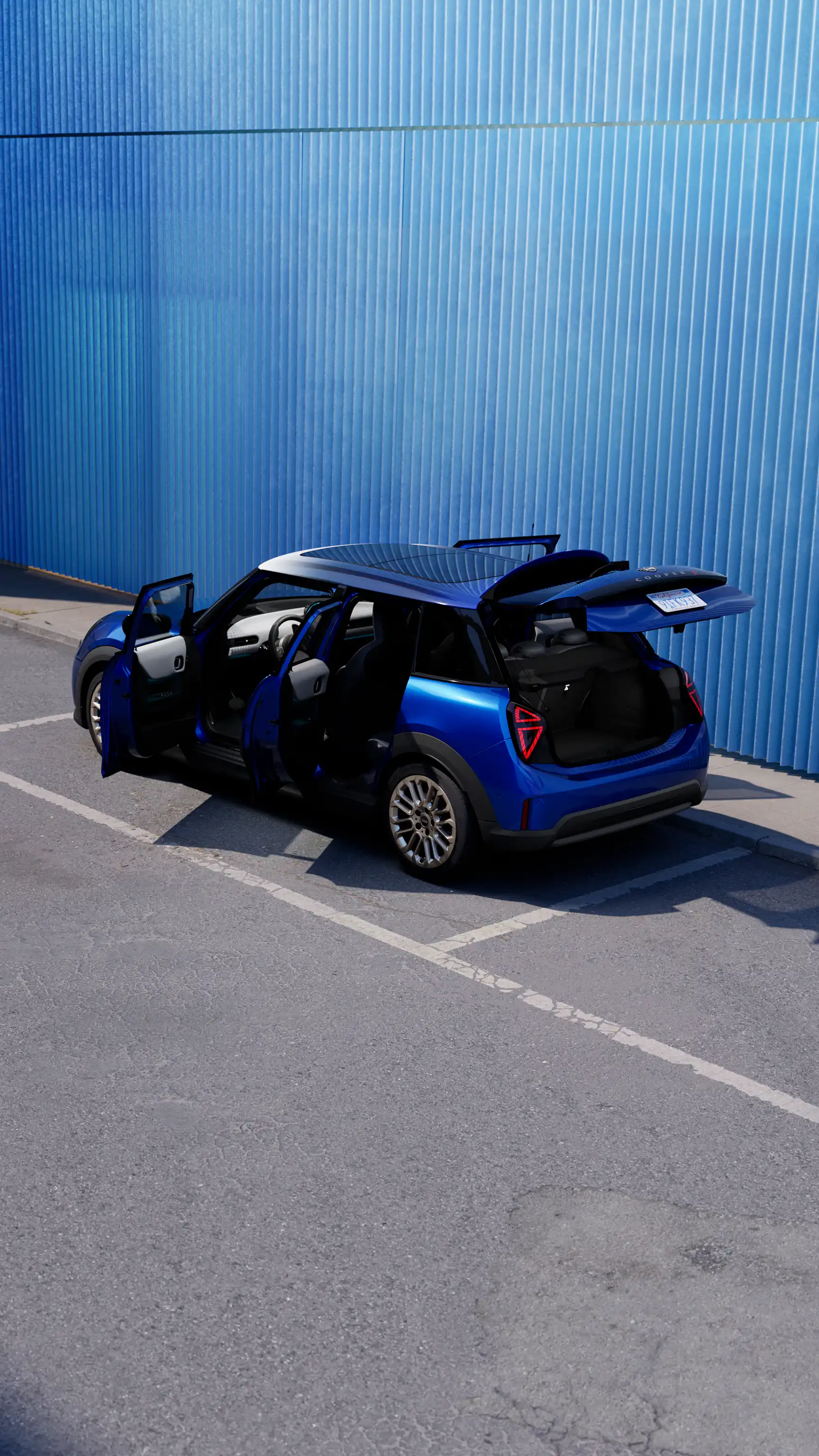 MINI Cooper 5dveřové – Otevřené dveře