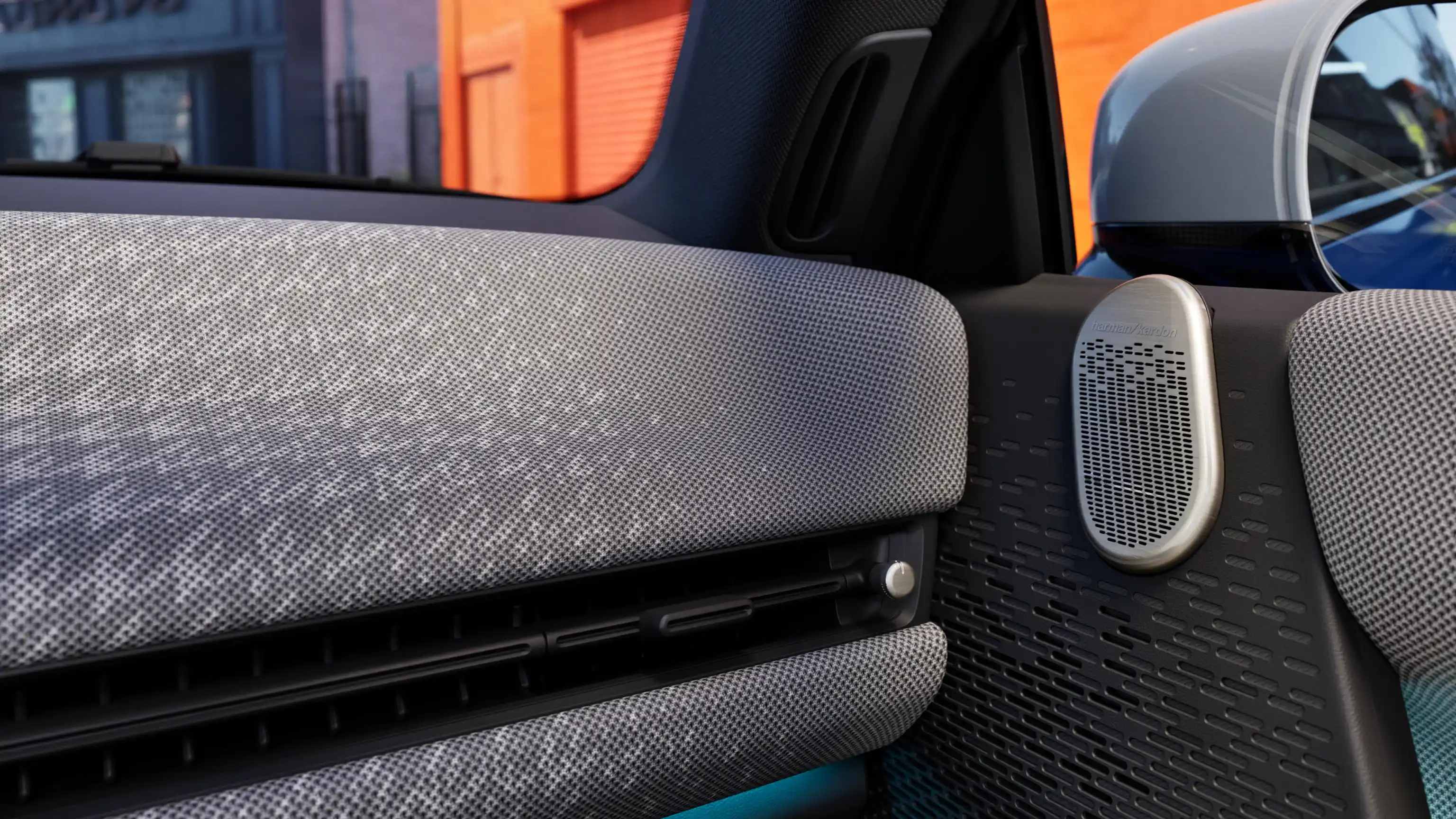 Elektrické MINI Cooper – Zvukový systém