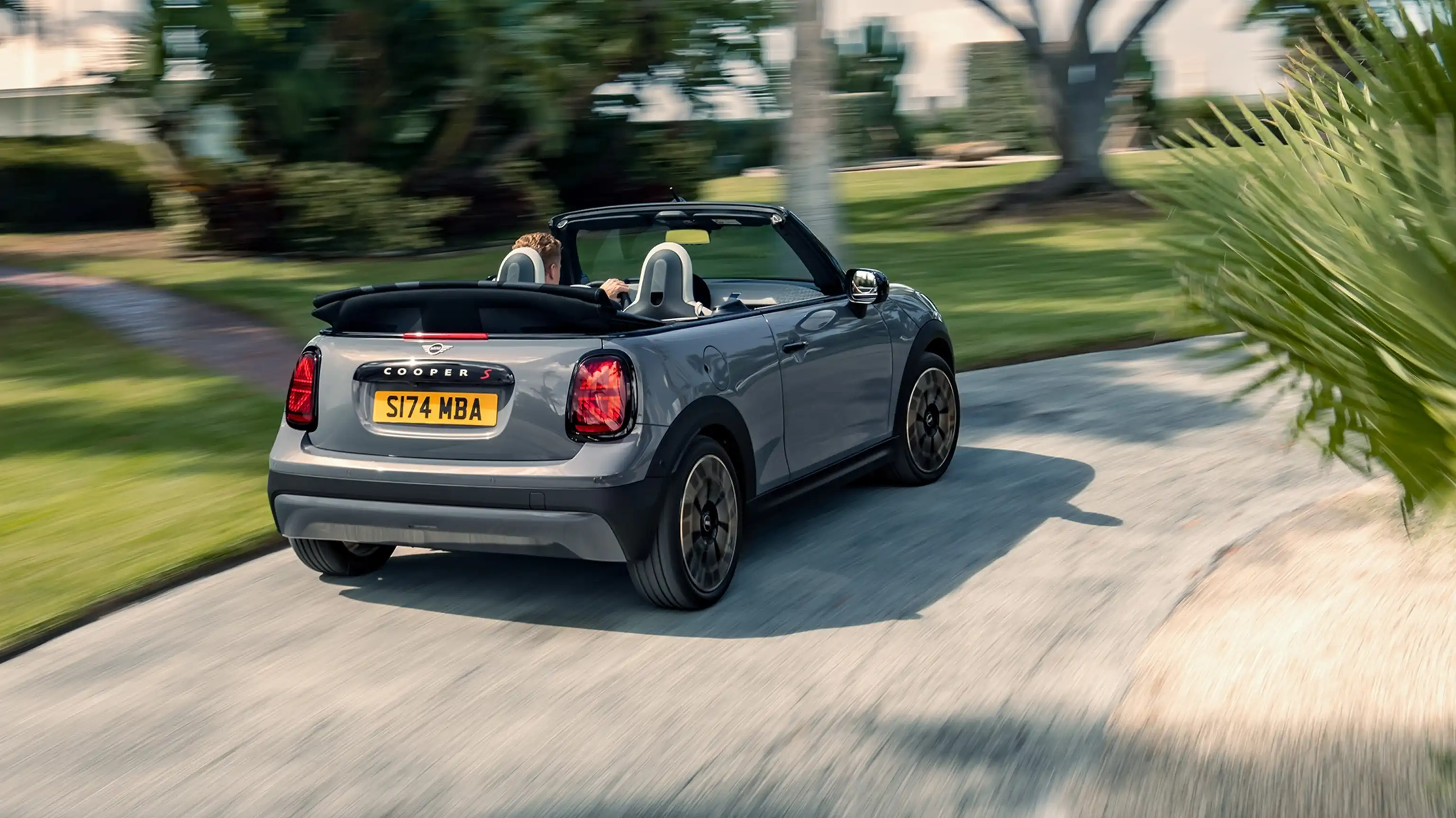 MINI Cooper Cabrio – přehled – pohled z boku