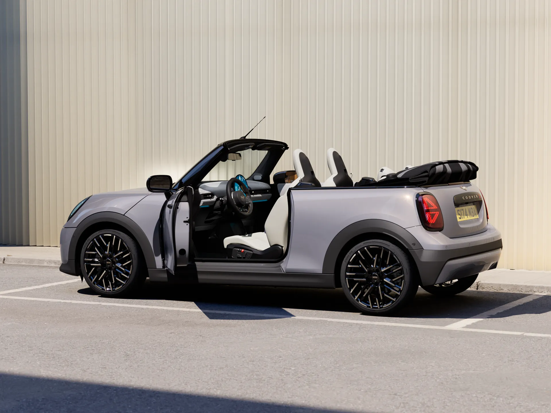 MINI Cooper Cabrio – upoutávka – varianty a ceny