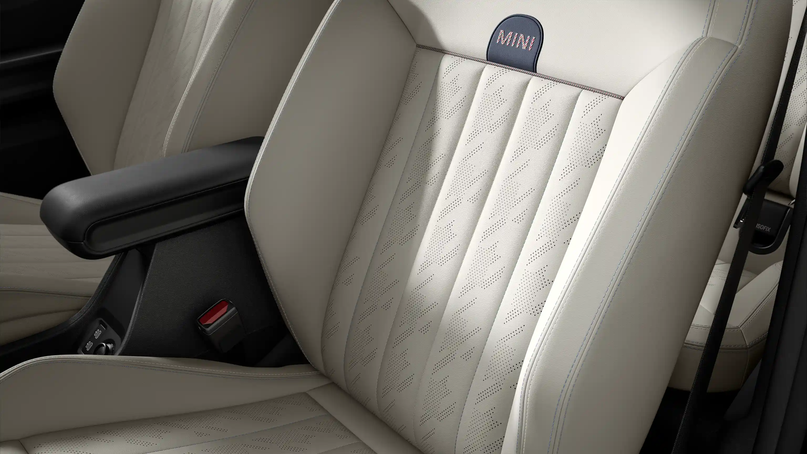 Pohled na MINI Cooper Cabrio s paketem Favoured a béžovými sedadly Beige Vescin