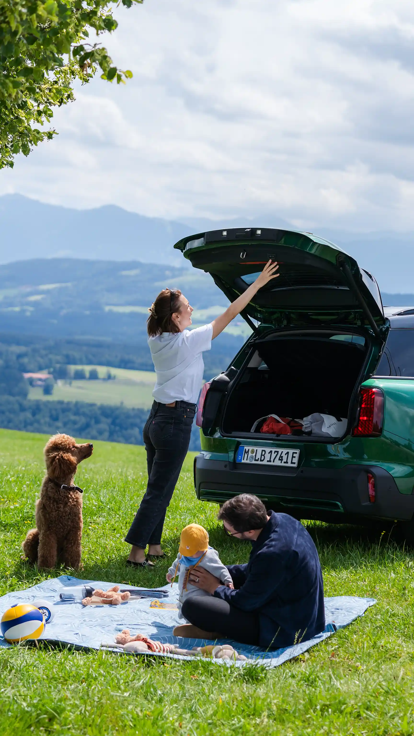 Elektrické MINI Countryman – Venku