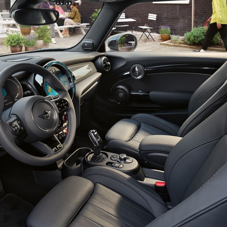 MINI Financial Services – katalog poškození – interiér 3dveřového hatchbacku