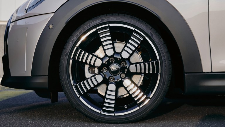 MINI – Označení pneumatik – MINI 3dveřové kolo