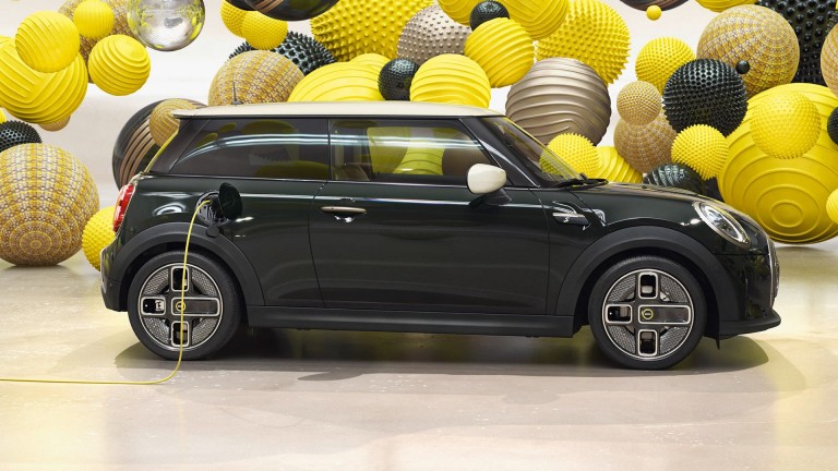 MINI Elektrické – Resolute Edition – Rebel Green
