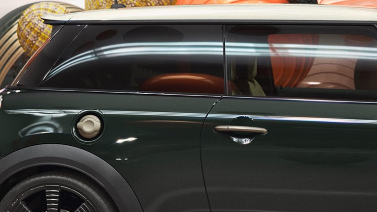 MINI Resolute Edition – lišta pod okny – černá