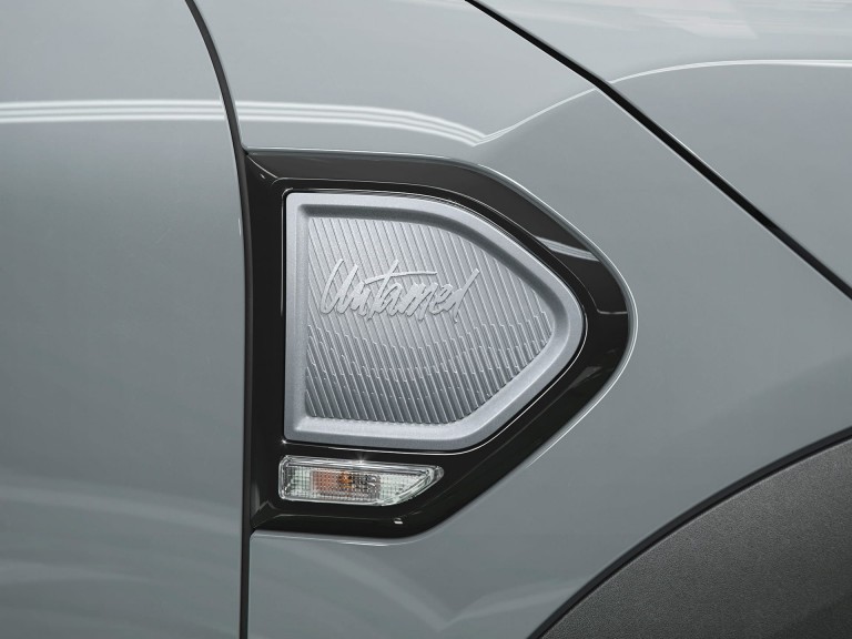 MINI Countryman Untamed Edition Plug-In Hybrid – boční ozdoby