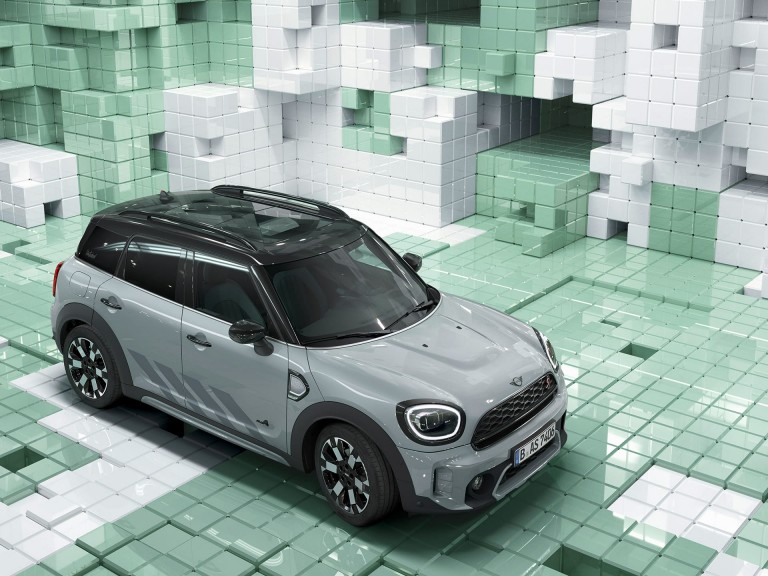 edice mini countryman untamed edition – šedá – pohled zepředu