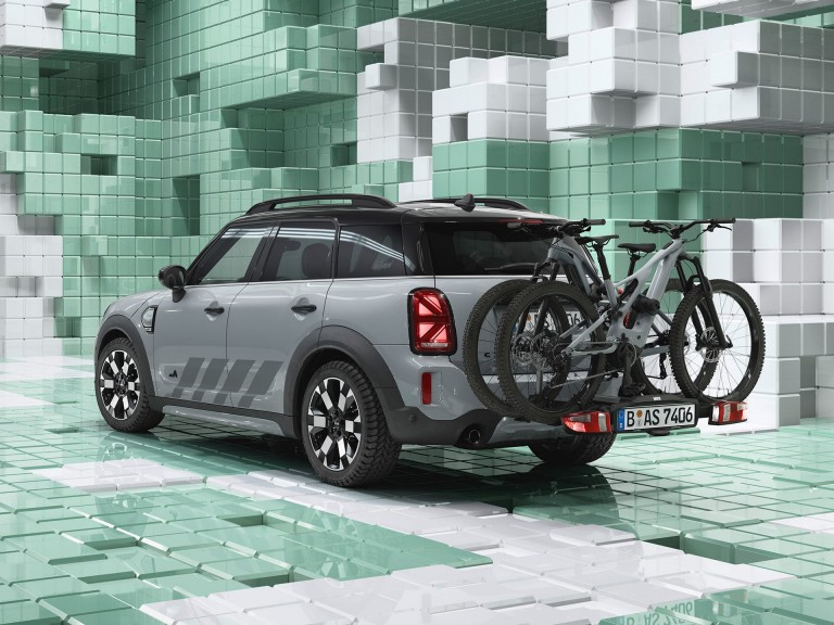 Edice MINI Countryman Untamed Edition – zadní část – držák na kolo