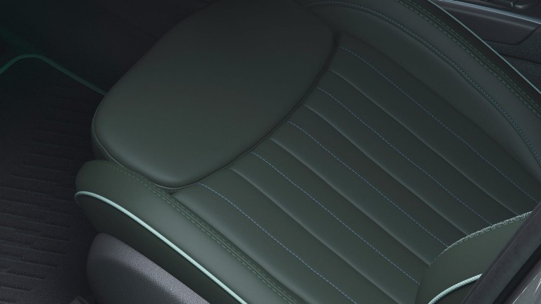 Edice MINI Countryman Untamed Edition – Plug-in hybridní MINI Countryman Untamed Edition – zelená sedadla