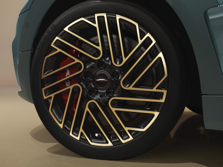 MINI Clubman Untold Edition – MINI JCW Clubman Untold Edition – Kola