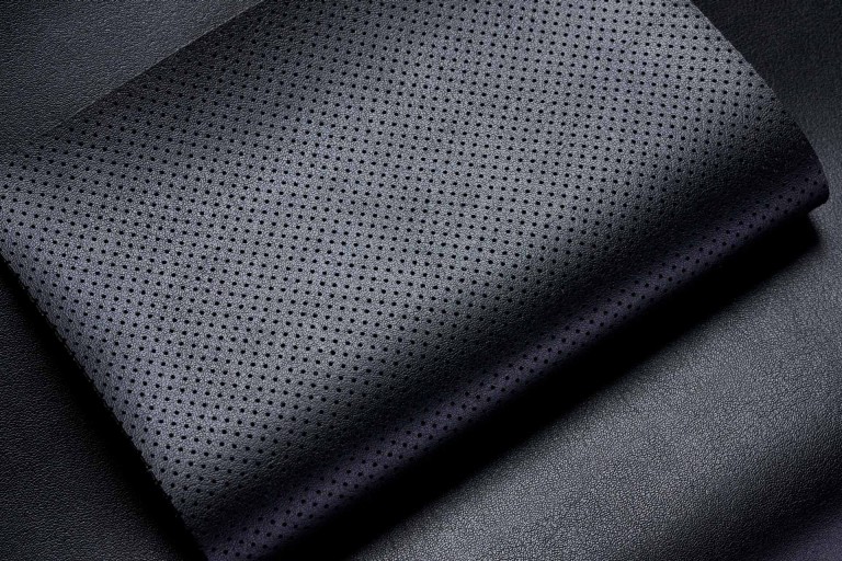 MINI Sustainability – RECYKLOVANÉ TEXTILIE - PALUBNÍ DESKA A VÝPLNĚ DVEŘÍ