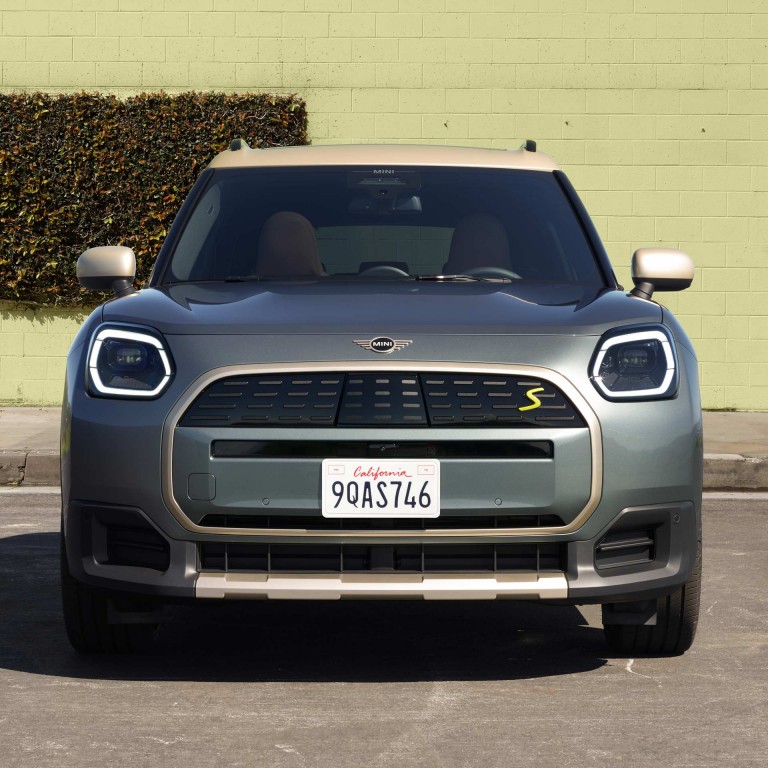 Elektrické MINI Countryman – mozaika – exteriér