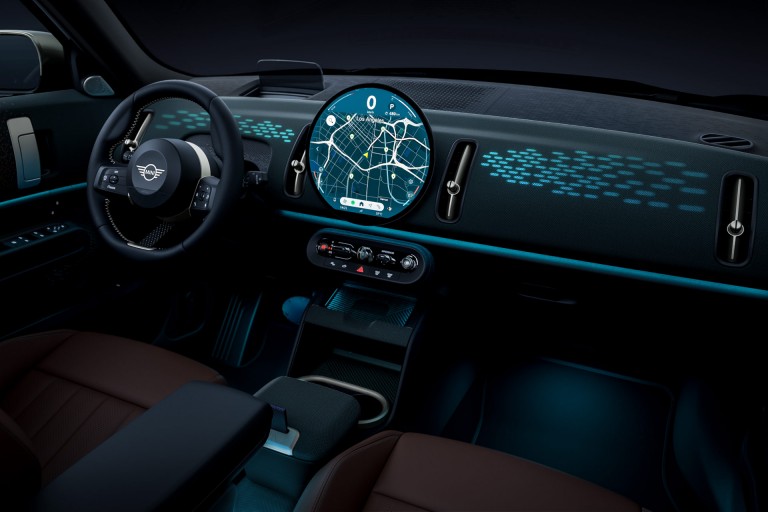 Elektrické MINI Countryman – mozaika – interiér