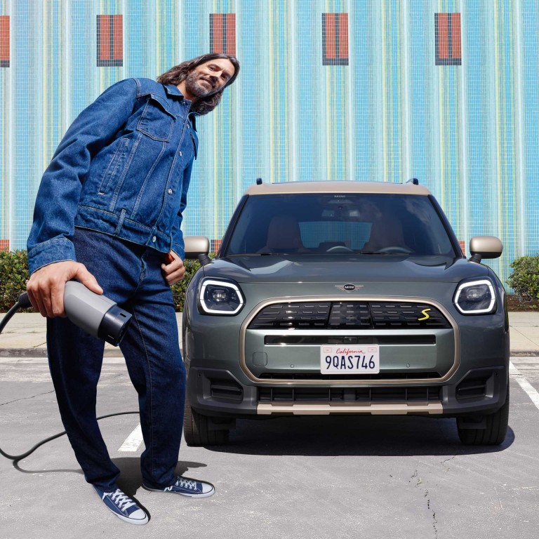 Elektrické MINI Countryman – mozaika – nabíjení & dojezd