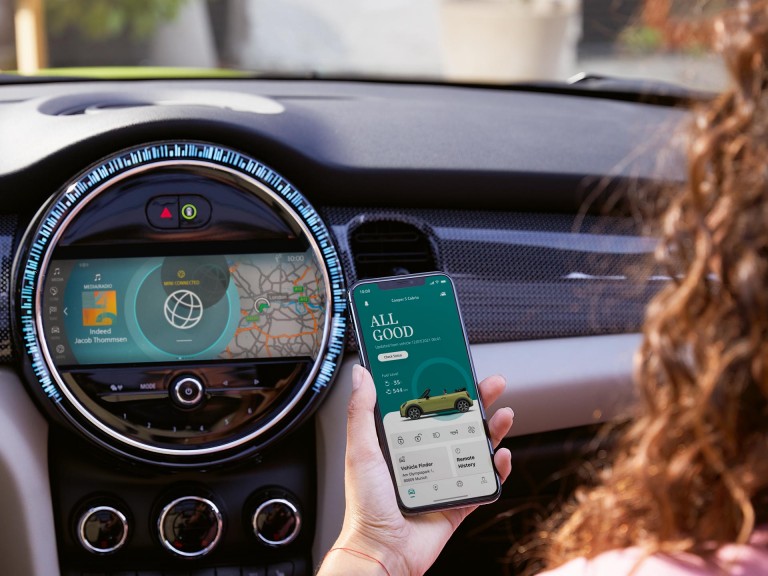 mini connected – aplikace – dotykový displej