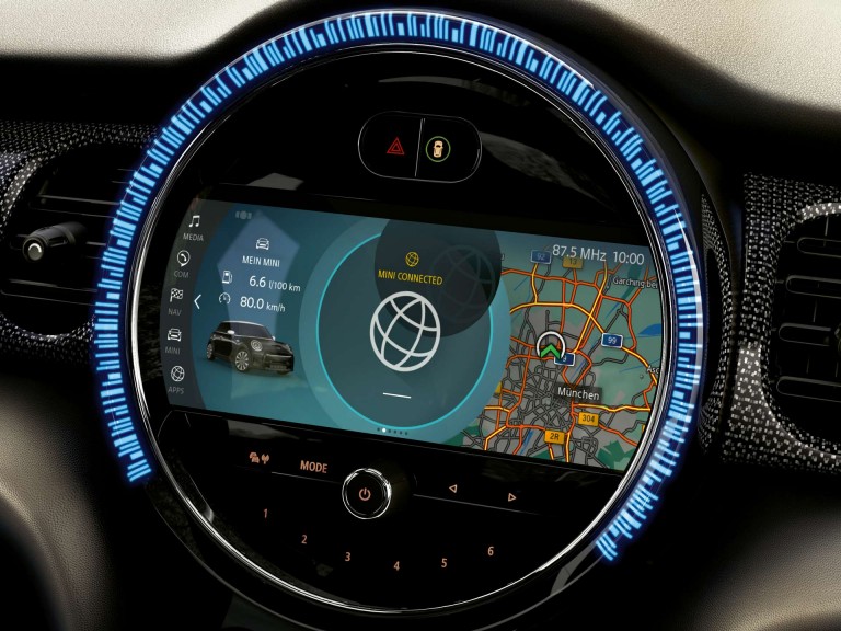 MINI Connected – Pakety – Connected Navigace Plus