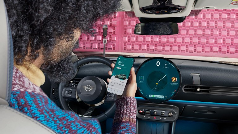 MINI Cooper 3dveřové – digitální zážitky – aplikace mini
