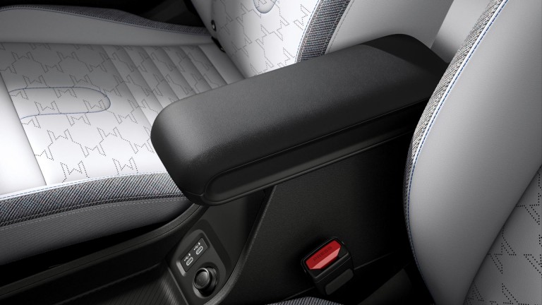 MINI Cooper 3dveřové – interiér – galerie – sedadla styl classic