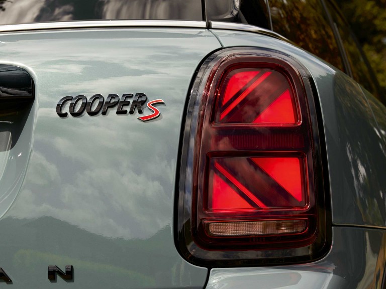 Nové MINI Countryman – zadní světla s designem britské vlajky